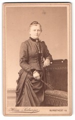 Photograph Herm. Seeburger, Burgstädt i/S., portrait fashionably dressed lady M