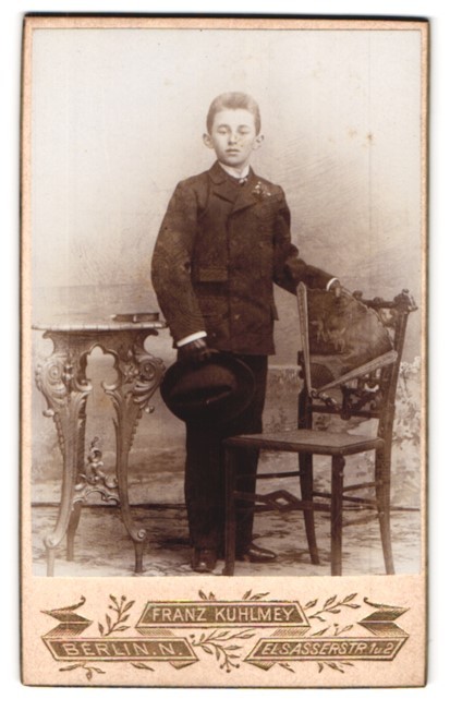 Photograph Franz Kuhlmey, Berlin-N, Elsasserstrasse 1 and 2, portrait young man