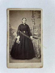 orig. CDV photo around 1860 Hermann Hartmann Frankfurt Main lady dress