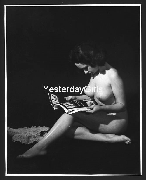 YGSP-0326 VINTAGE 1930’S-1950’S B/W 8X10 PHOTO OF ART POSED NUDE MODEL