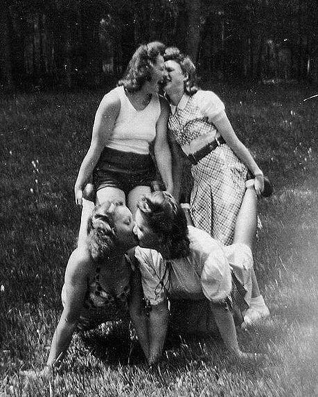 5##Photo negative film -Vintage- Kissing women – Lesbian couple – Love – Kiss
