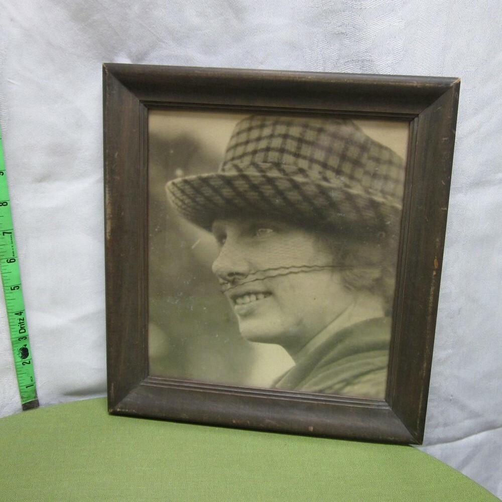 WOMAN IN FEDORA w/ VEIL vtg hanging picture B&W pretty flapper girl photo 1940s