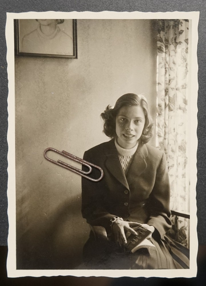 Photo Portrait Young Woman Teen Book Model Room 1956 Suit Jacket Picture