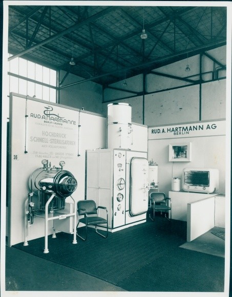 Photo Exhibition Stand, Rud. A. Hartmann AG Berlin, October 14, 1950 – 10740544