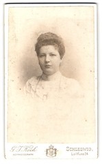 Photograph G. J. Koch, Schleswig, Lollfuss 24, portrait of a lady