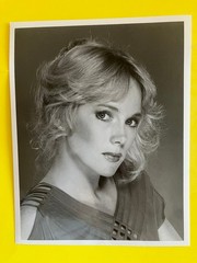 Julia Duffy 1983 = original vintage press headshot photo w/ CAPTION = 7×9″