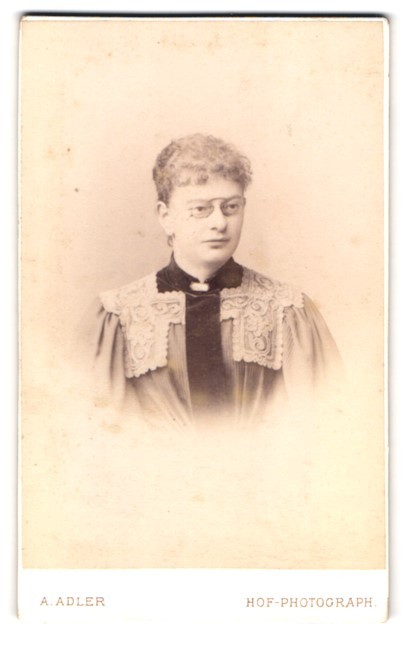 Photograph A. Adler, Dresden, Victoria Str. 22, Portrait Lady with Pinch