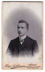 Photograph Hugo Schlünsen, Altona, City Hall Market 38, portrait of a young man
