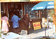 Photo 1974 Advertising Schöller Parasol Snik Zugspitze View Kiosk Vintage CA