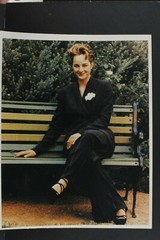 Helen Hunt on Bench in Suit – Agfa paper – 8×10″ Photo Print – Vintage L1145A