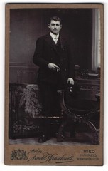 Photograph Arnold Hirnschrodt, Ried, commoner in dark suit with hat