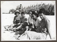 4x Photo Mauritius Beach Pretty Girls Locals Group 1960s Africa