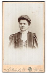 Photograph A. Jandorf & Co., Berlin, N. Brunnen-Strasse 19-21, middle-class lady