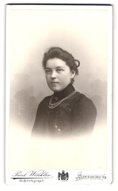 Photograph Paul Winkler, Altenburg / S.-A., Amalienstr. 5b, Portrait Dark Hair
