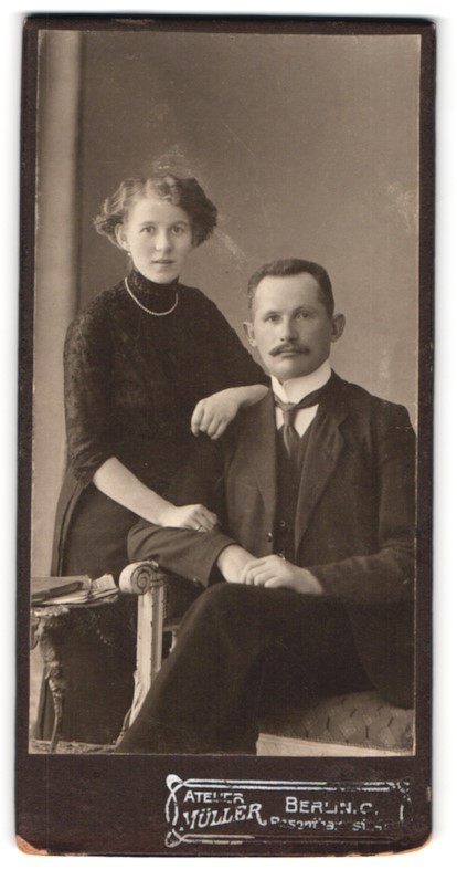Photograph Atelier Müller, Berlin, Portrait of a Couple 1914 CDV / Cabinet Photo