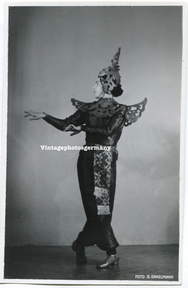 D2228 Portrait hübsche Tänzerin Frau Girl Asiatisches Kostüm Siegfried Enkelmann