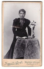 Photography Taggesell & Ranft, Dresden-Striesen, Augsburgerstr. 9, noble lady in m