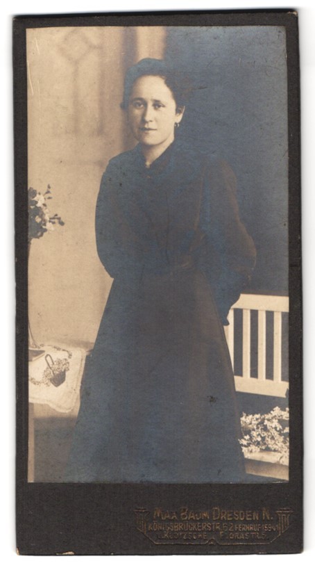Photograph Max Baum, Dresden, Königsbrückerstr. 82, Portrait Lady in Black