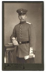 Photograph H. Hahn, Lübeck, size Burgstraße 33, soldier in uniform