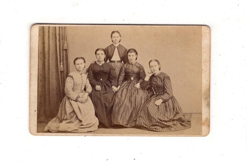 H. Fleischhauer CDV photo fine ladies/group picture-Essen 1866