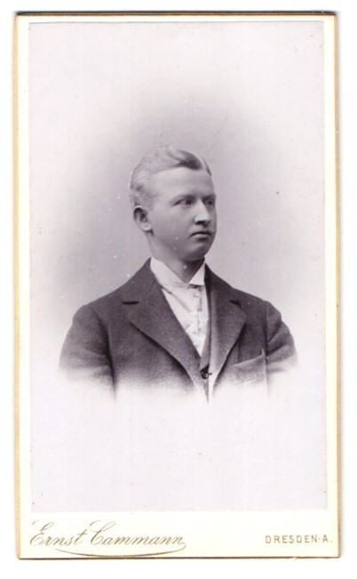 Photograph Ernst Cammann, Dresden, Johann Georgen Allee 19, young man in Anzu