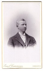 Photograph Ernst Cammann, Dresden, Johann Georgen Allee 19, young man in Anzu