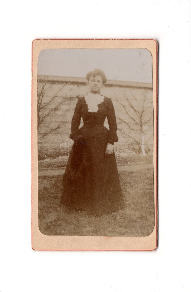 CDV Photo Lady Portrait / Fine Lady / Named – Vernon 1902