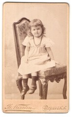 Photograph Th. Kirsten, Dresden, Bautznerstraße 12, sweet girl on beautiful S