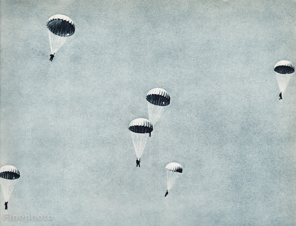 1931 Vintage 11×14 AVIATION AIRPLANE Aerial Parachutes Descending Photo Gravure
