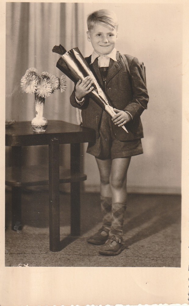 Photo Pretty Boy with School Bag Sugar Bag Snapshot