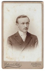 Photography Eduard Lühr, Rostock, Blutstr. 14, Portrait of an Elegant Gentleman