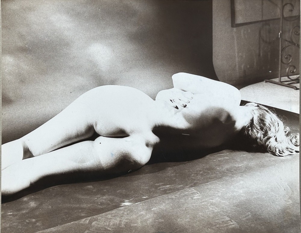 Nu Artistique Woman Reclining Photograph Vintage Analog Ca1960 MFBn1