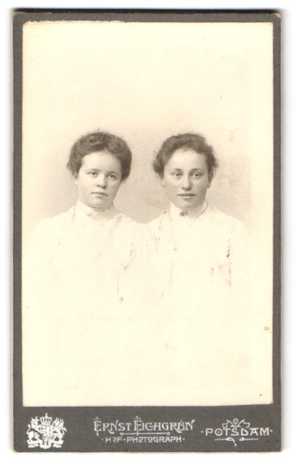 Photograph Ernst Eichgrün, Potsdam, Nauener Straße 27, two women in white class
