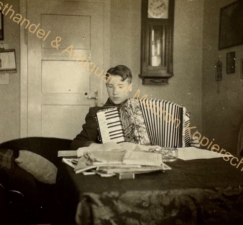 orig. Photo Young Child 1941 Music Accordion