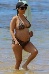 KOURTNEY KARDASHIAN Baby Bump Photo Unsigned Size 20x30cm Glossy #2