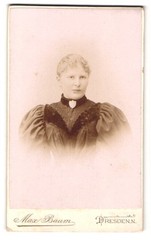Photograph Max Baum, Dresden, Königsbrückerstr. 64, Portrait Young Woman in Bied
