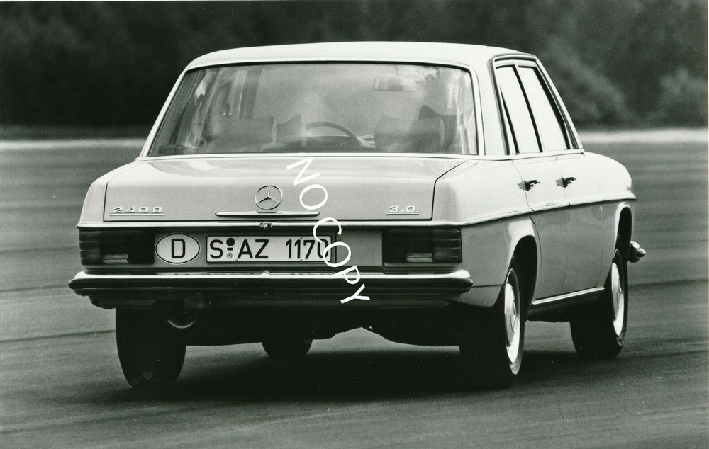 Manufacturer Archive XL Photo – Automotive Car Vehicle – Mercedes 240D 3.0 C1.67