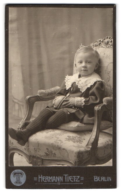 Photography Hermann Tietz, Berlin, Leipziger Strasse, Little Boy in Tidy
